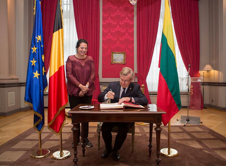 Visite du prsident du parlement lituanien