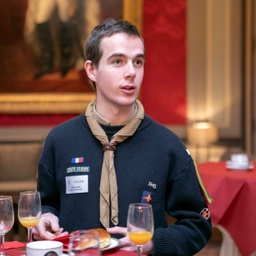 Guides et scouts au Sénat