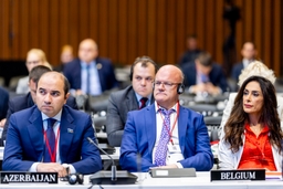 De Parlementaire Vergadering van de NAVO komt samen in Ljubljana