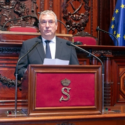 Portrait de Mme Sabine Laruelle inauguré au Sénat