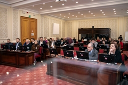 COMINSTIT discute des recommandations du Groupe de Sages