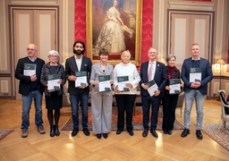 Groep van Wijzen presenteert zijn conclusies aan de federale regering