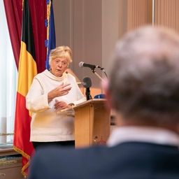 Groep van Wijzen presenteert zijn conclusies aan de federale regering