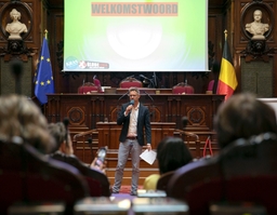 Jongerenparlement in de Senaat