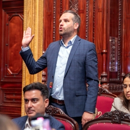 Gecoöpteerde senatoren leggen de eed af