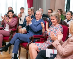 Borstbeelden van Koning Filip en Koningin Mathilde in de Senaat