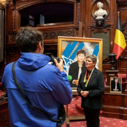 Portrait de Mme Sabine Laruelle inauguré au Sénat