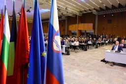 De Parlementaire Vergadering van de NAVO komt samen in Ljubljana