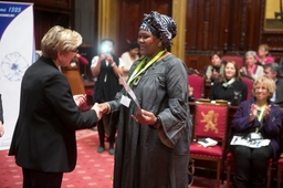 Ceremonie "Zoek uw Vredesvrouw 2014"