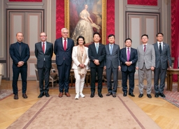 Visite de M. Jang, envoyé spécial du président de la République de Corée