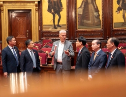 Visite d'une délégation vietnamienne au Sénat