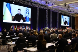 De Parlementaire Vergadering van de NAVO komt samen in Ljubljana