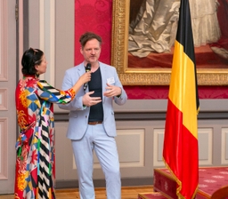 Bustes du Roi Philippe et de la Reine Mathilde au Sénat