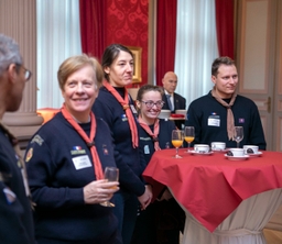 Guides et scouts au Sénat