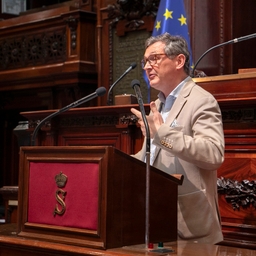 Le Sénat vote sur le projet de déclaration de révision de la Constitution