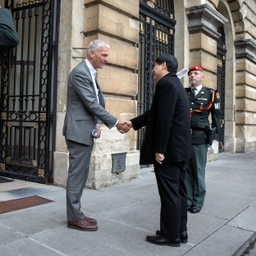 Visite d'une délégation vietnamienne au Sénat