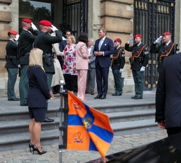 Willem-Alexander en Máxima op bezoek in het parlement
