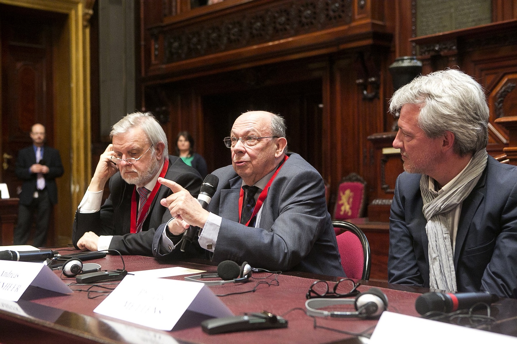  Colloquium: Welke toekomst voor het wetenschappelijk onderzoek in België?