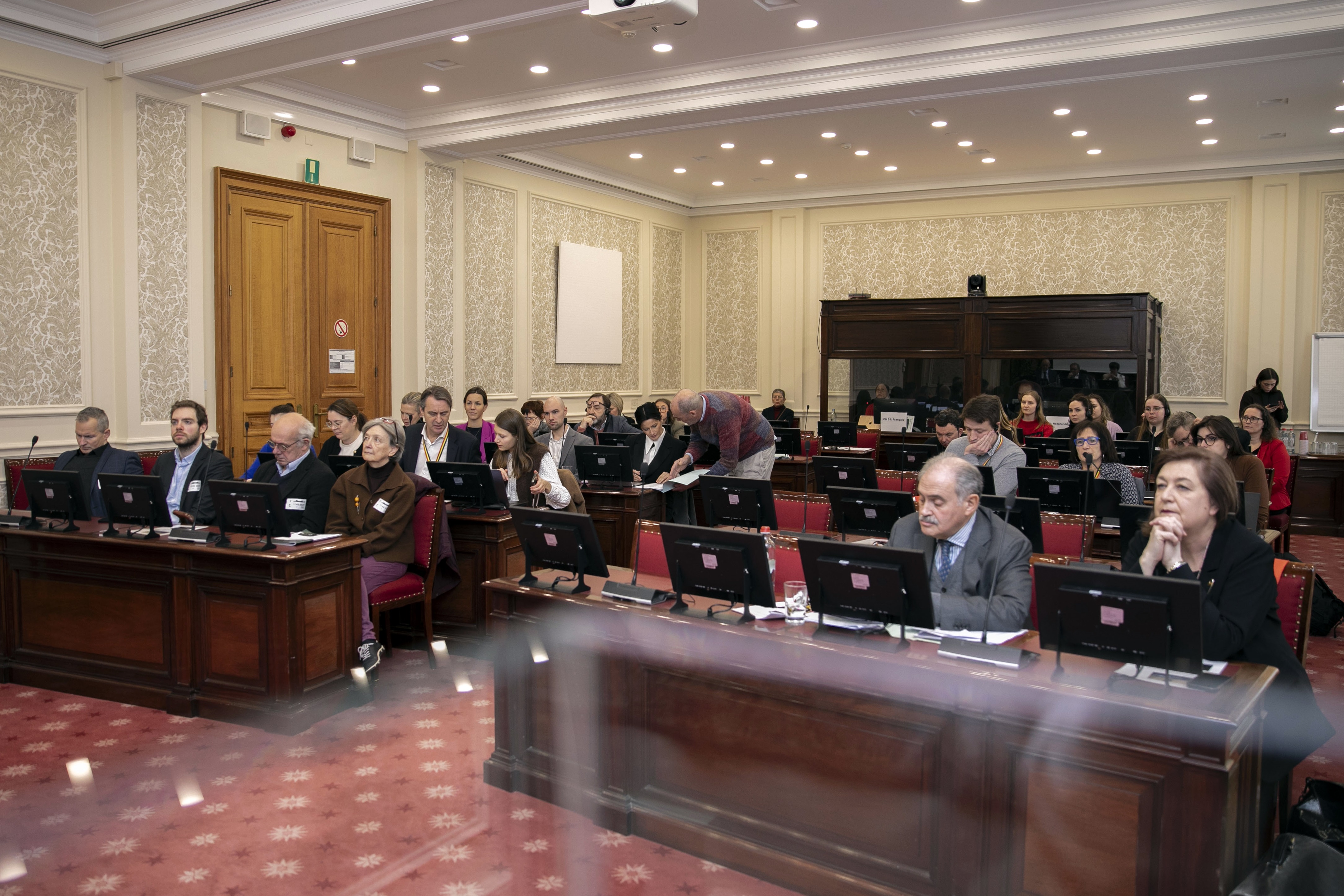  COMINSTIT discute des recommandations du Groupe de Sages