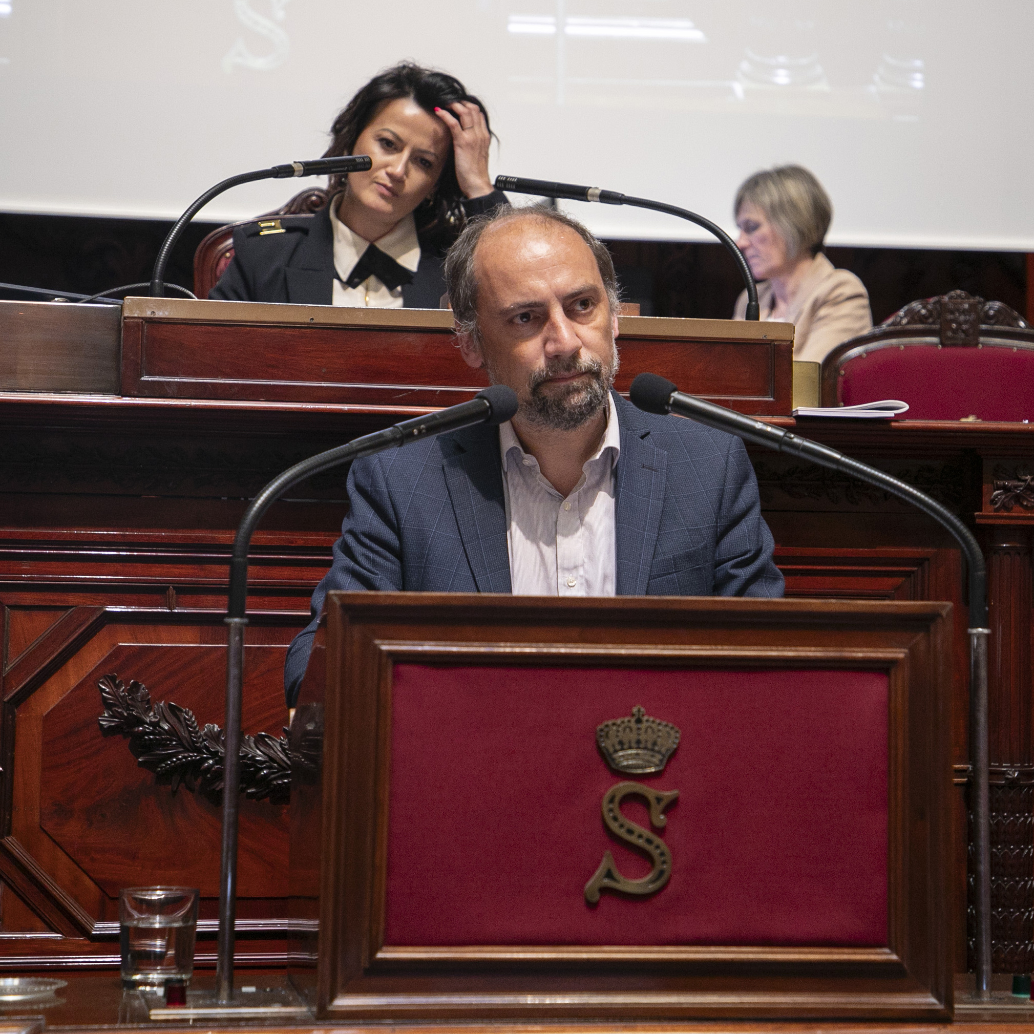  Le Sénat vote sur le projet de déclaration de révision de la Constitution