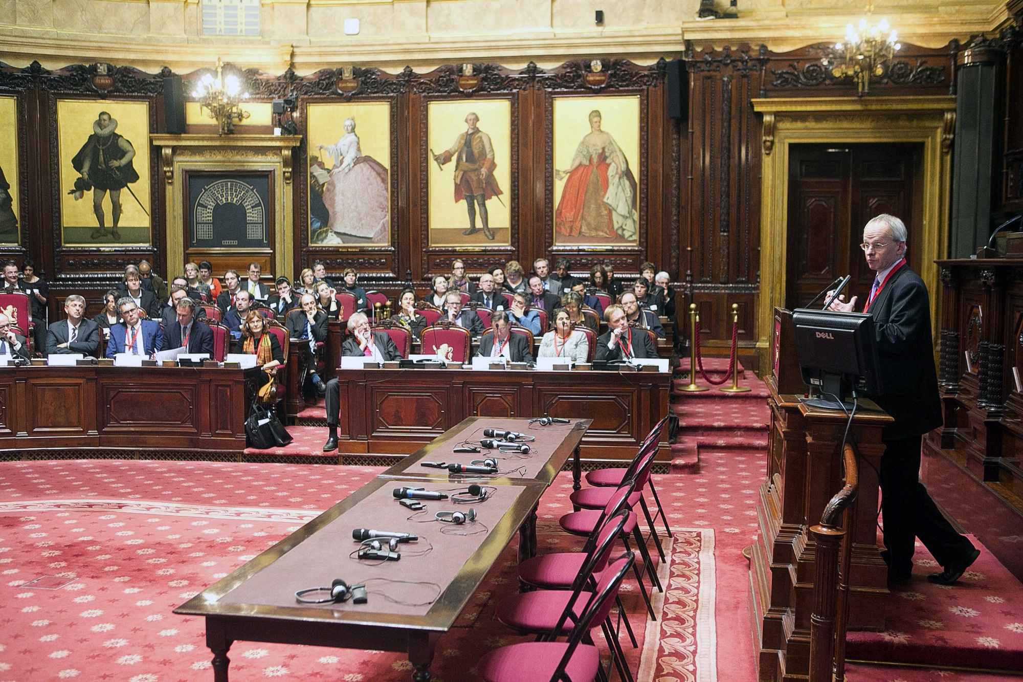  Colloquium: Welke toekomst voor het wetenschappelijk onderzoek in België?