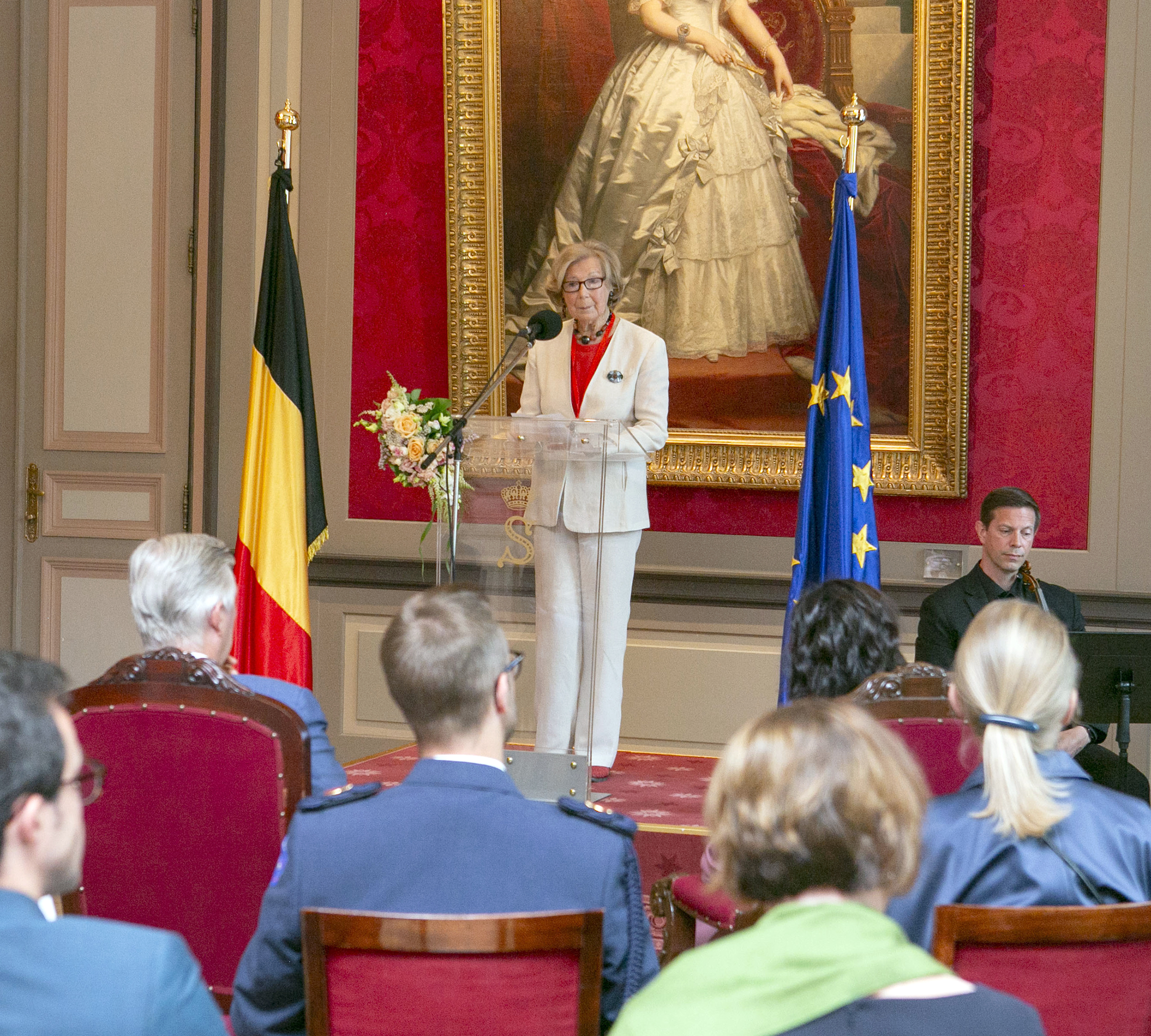  Bustes du Roi Philippe et de la Reine Mathilde au Sénat