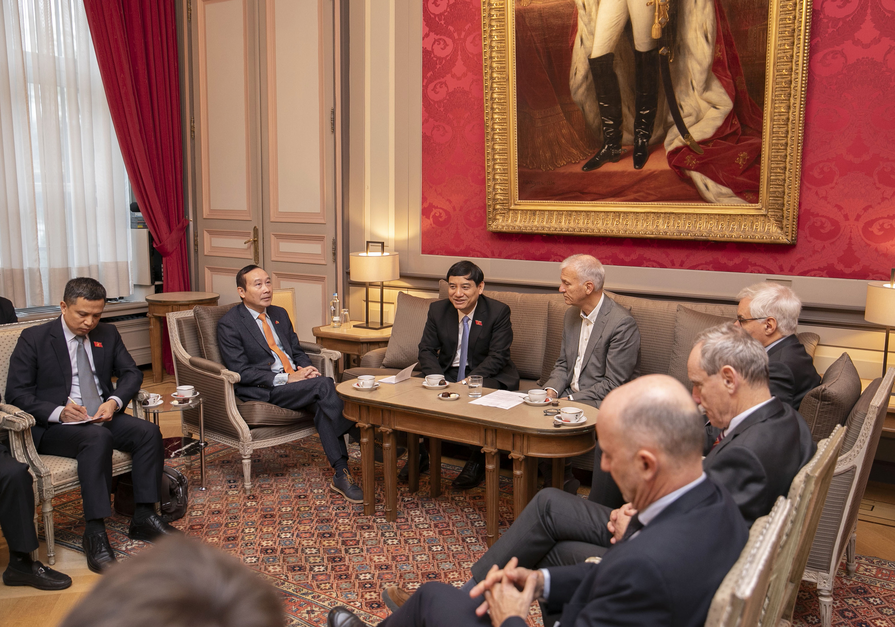  Visite d'une délégation vietnamienne au Sénat