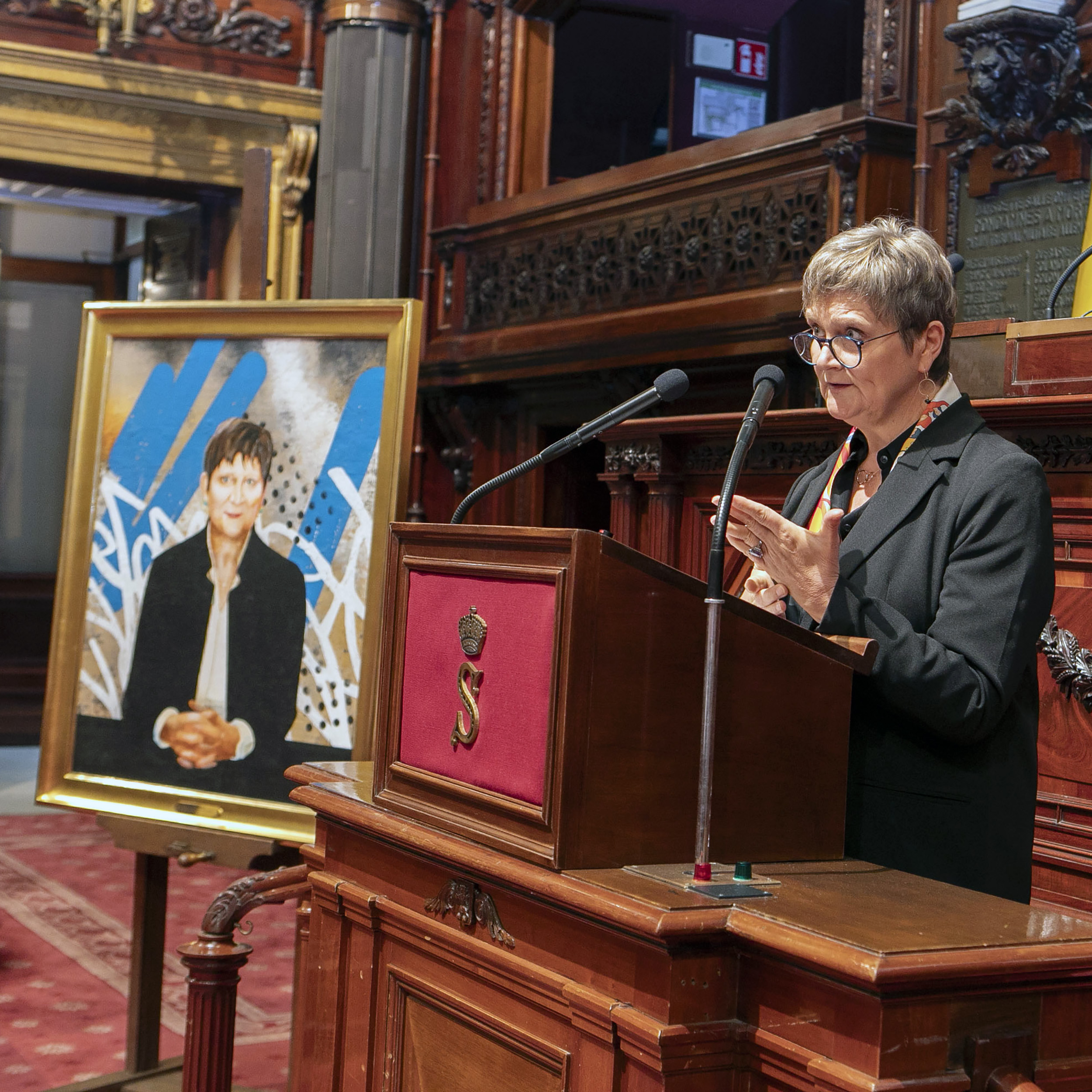  Portrait de Mme Sabine Laruelle inauguré au Sénat