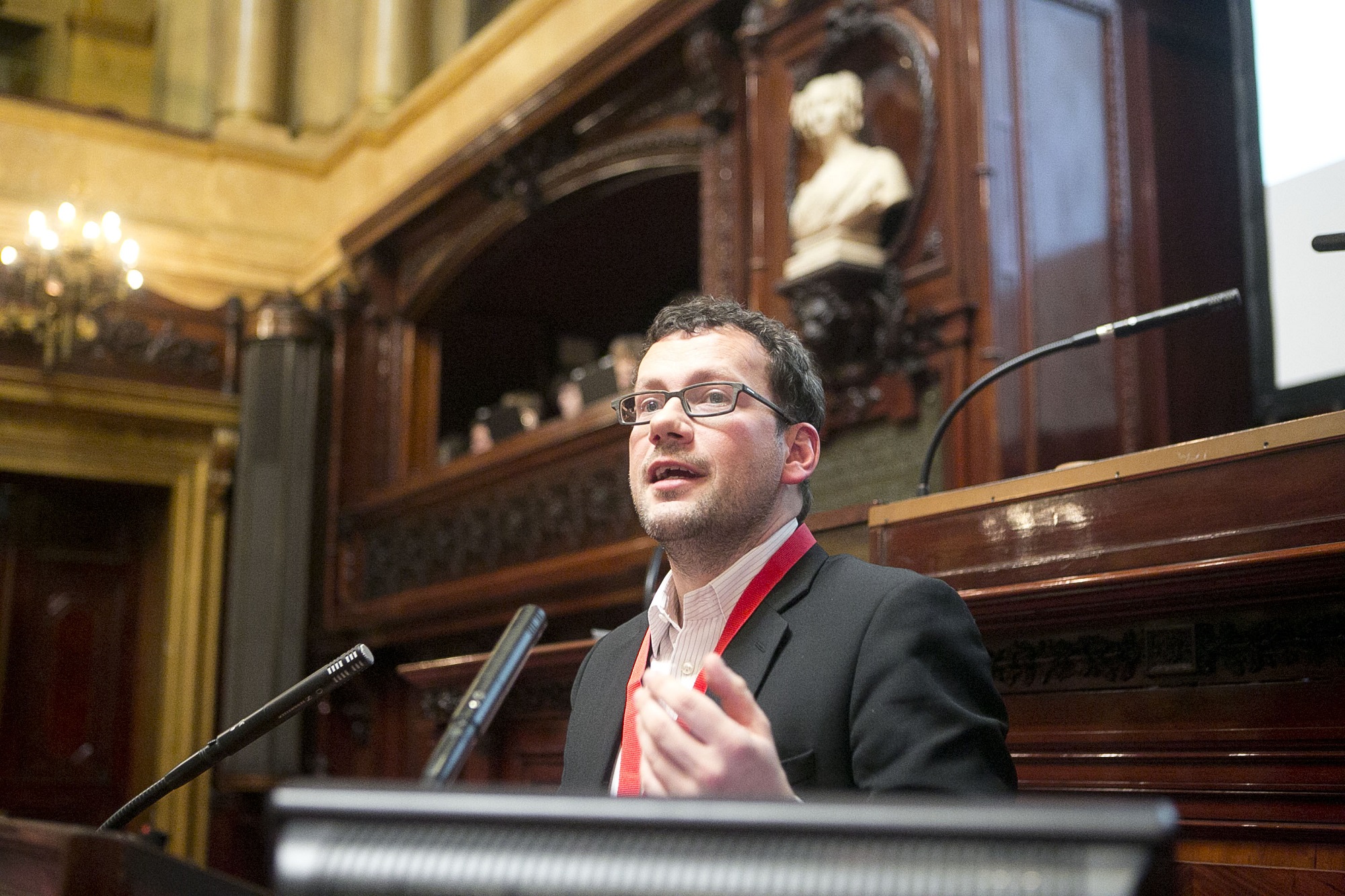  Colloquium: Welke toekomst voor het wetenschappelijk onderzoek in België?