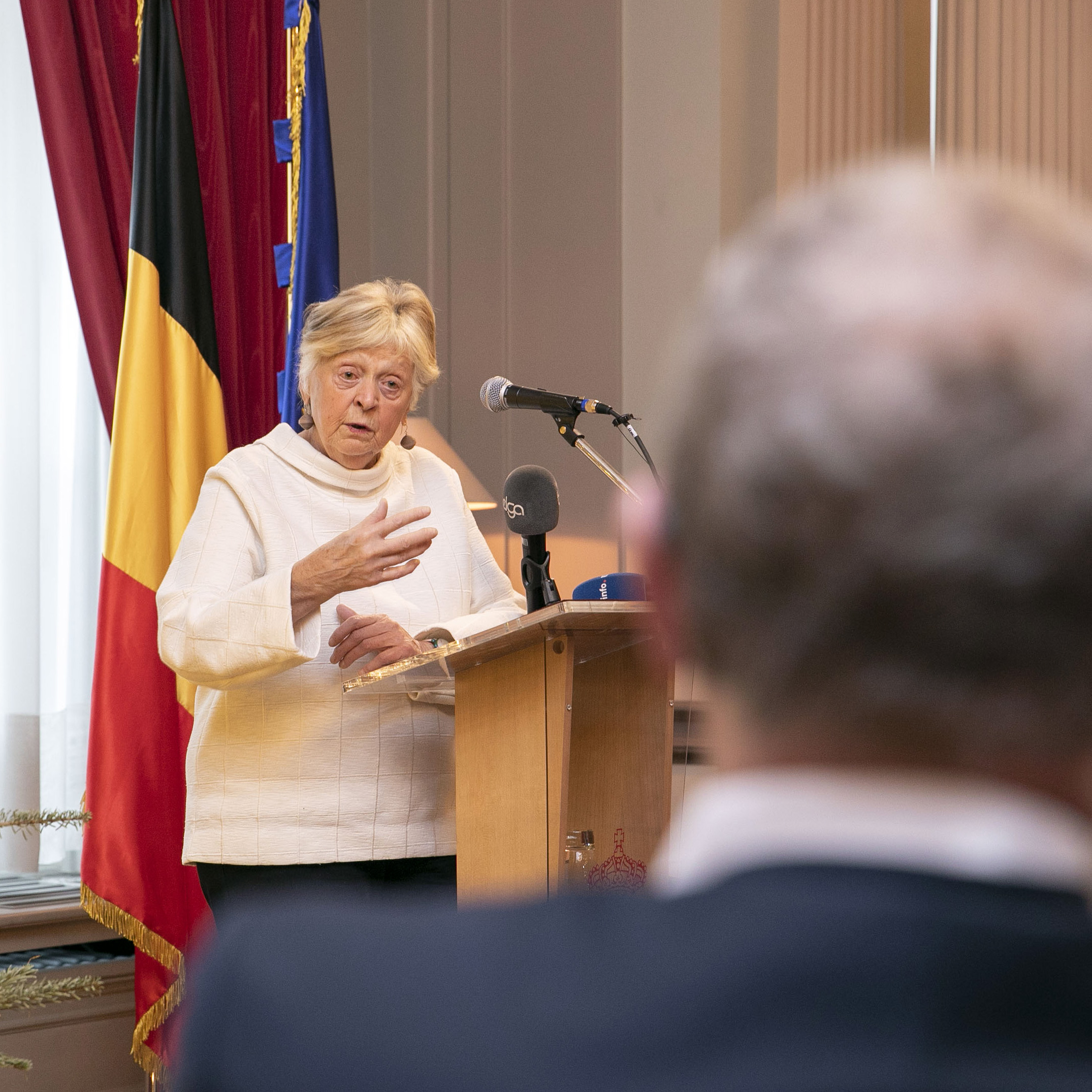  Groep van Wijzen presenteert zijn conclusies aan de federale regering