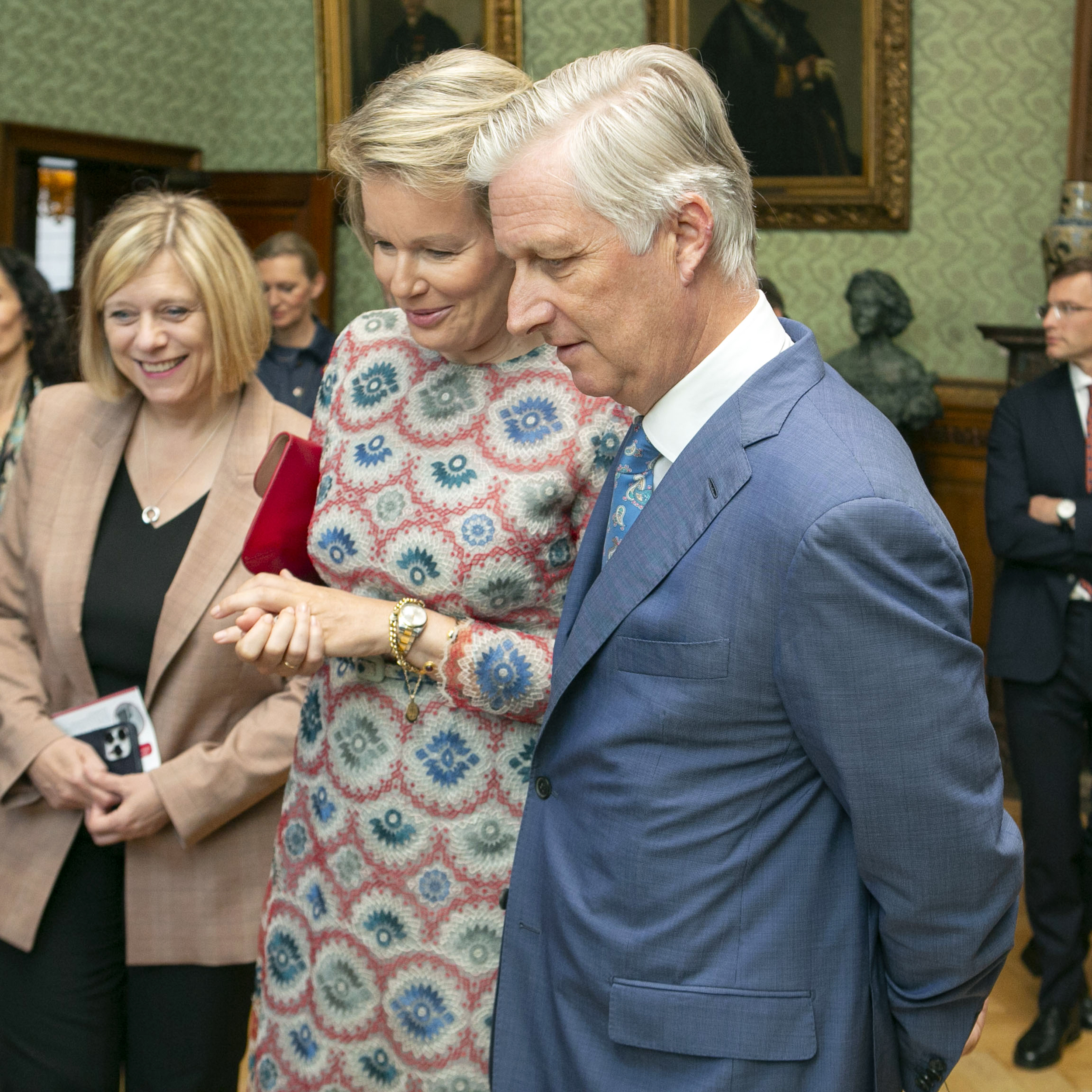  Bustes du Roi Philippe et de la Reine Mathilde au Sénat