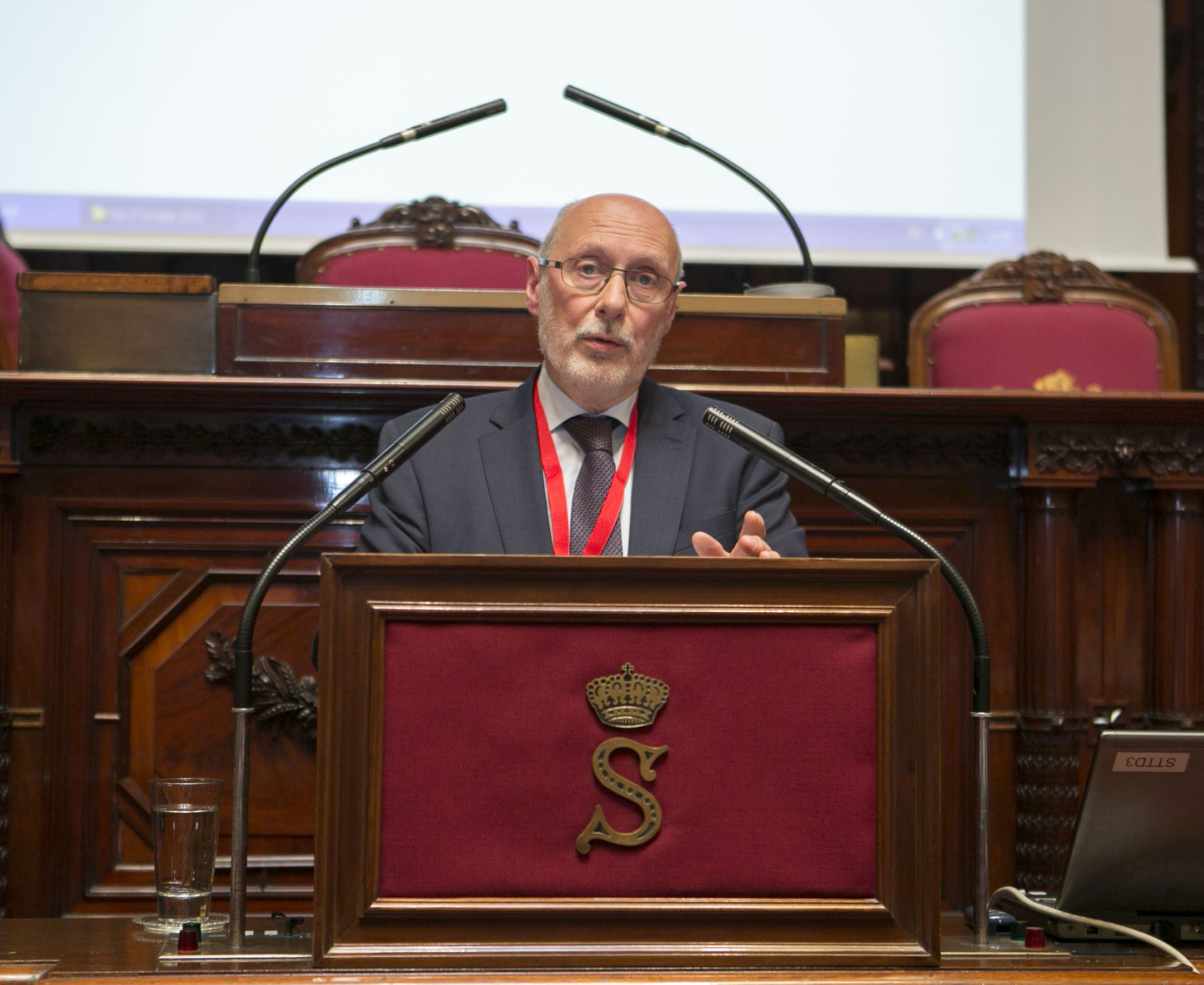  Colloque « La vie privée des citoyens et la protection des données face aux nouvelles technologies : les enjeux »