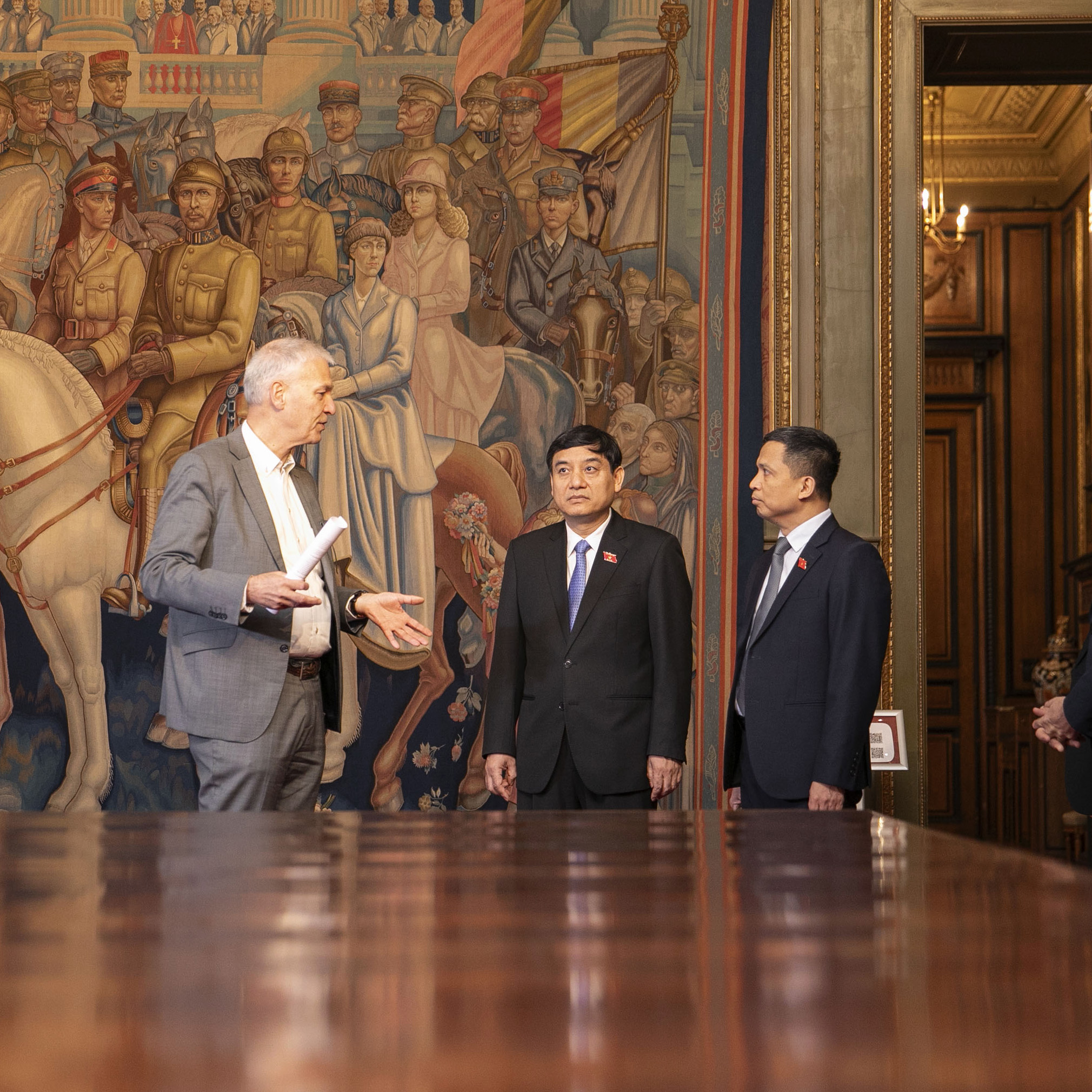  Visite d'une délégation vietnamienne au Sénat