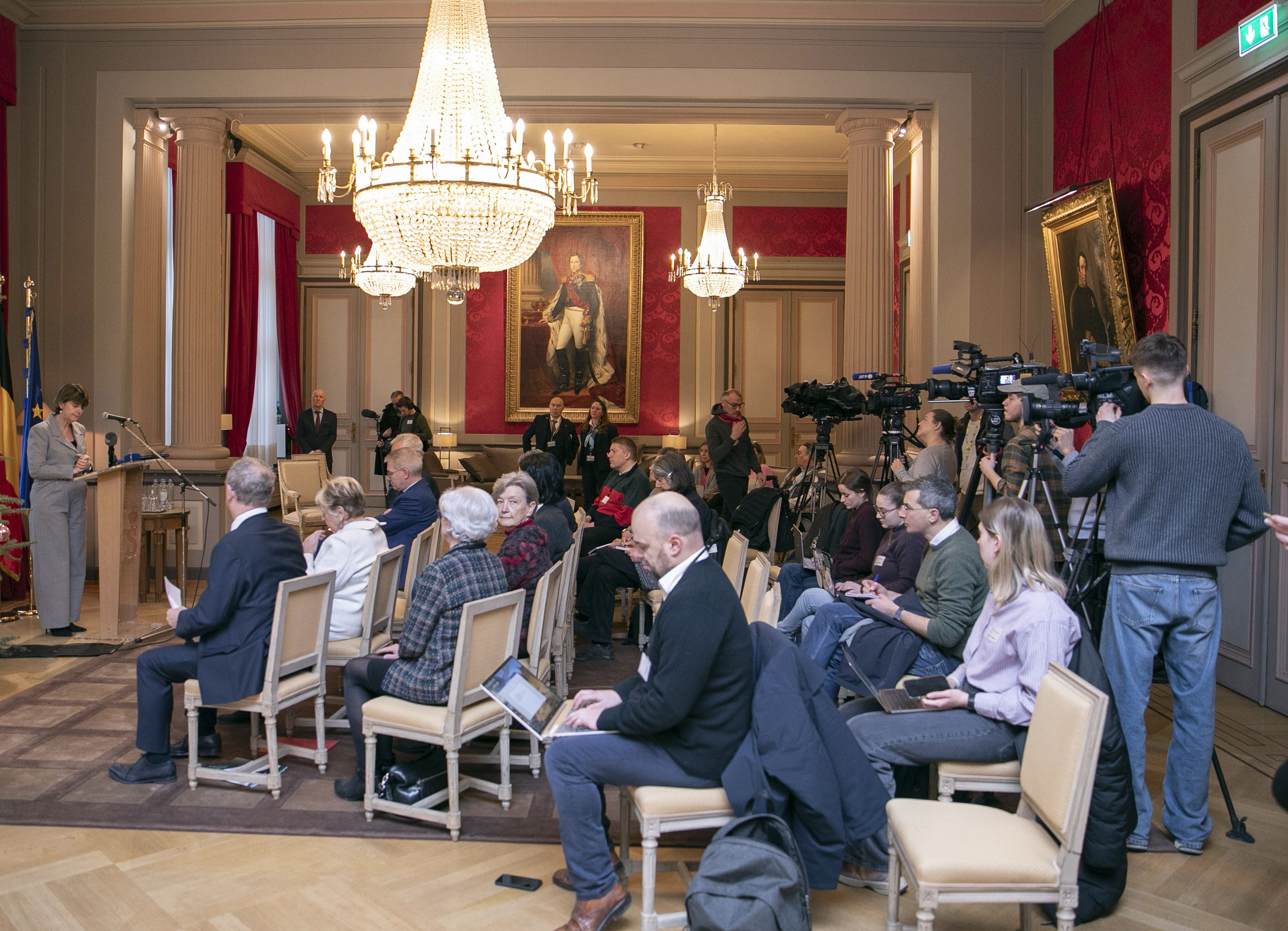  Groep van Wijzen presenteert zijn conclusies aan de federale regering